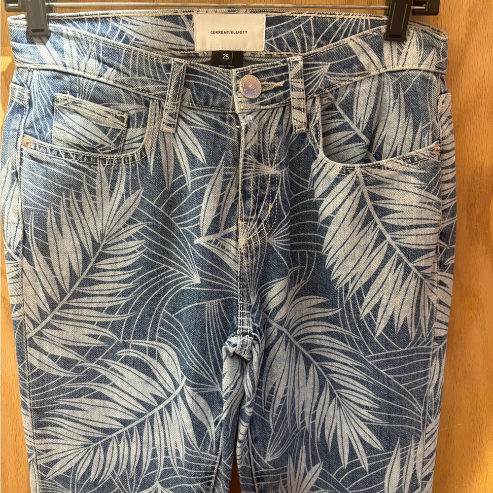 Current/Elliott Blue Leaf Pattern Cropped Jeans - image 5